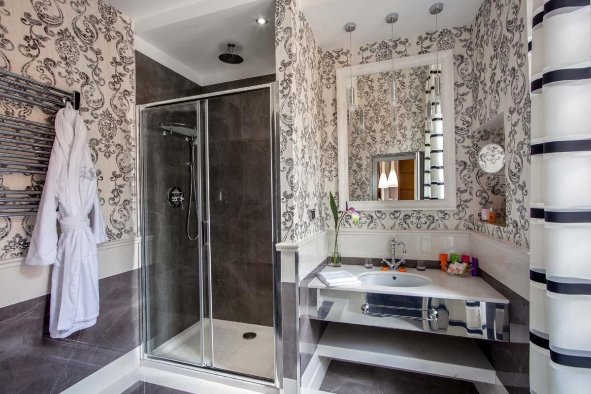 The Inn At The Spanish Steps Luxury Collection - Mario De' Fiori Home Roma Exterior foto